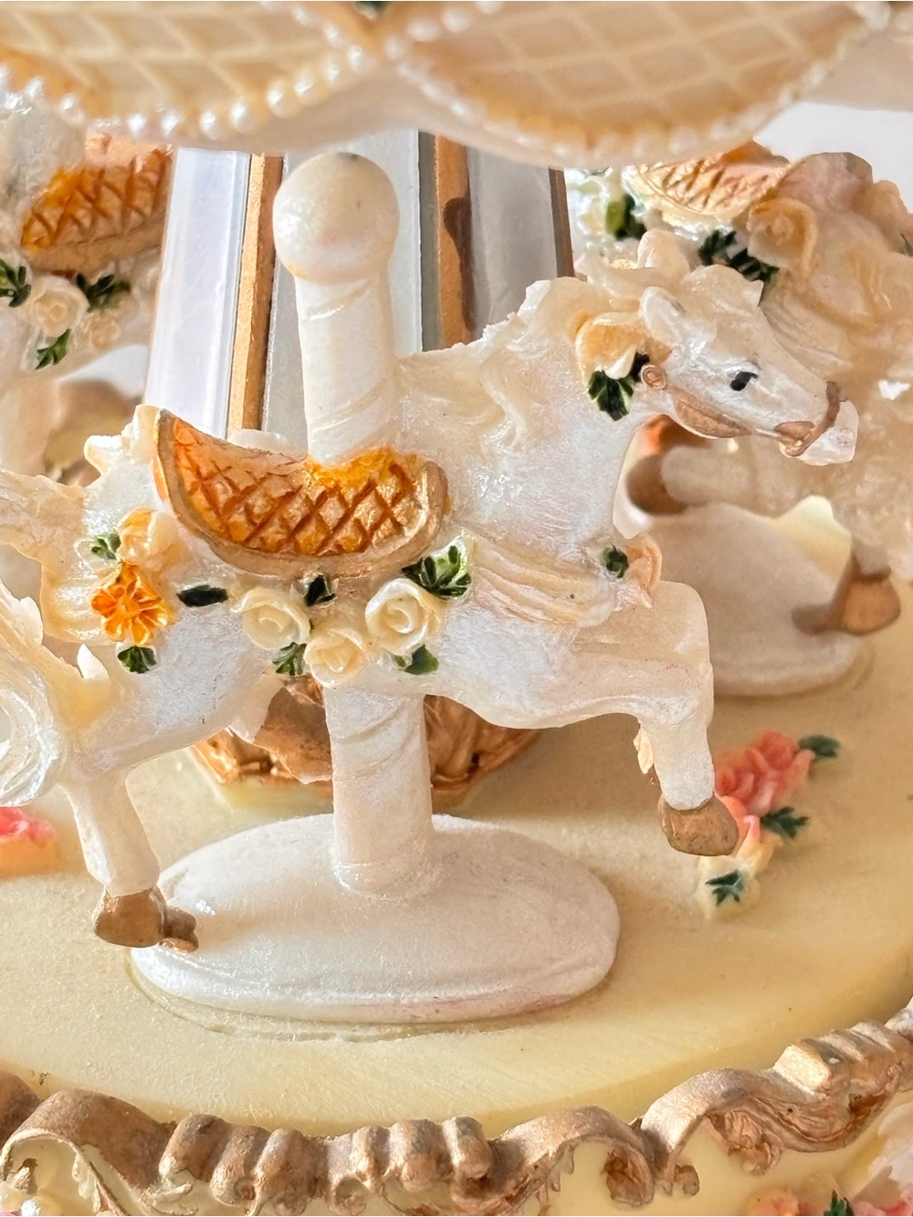 Very lovely Musical Carousel - Picture 5 of 8